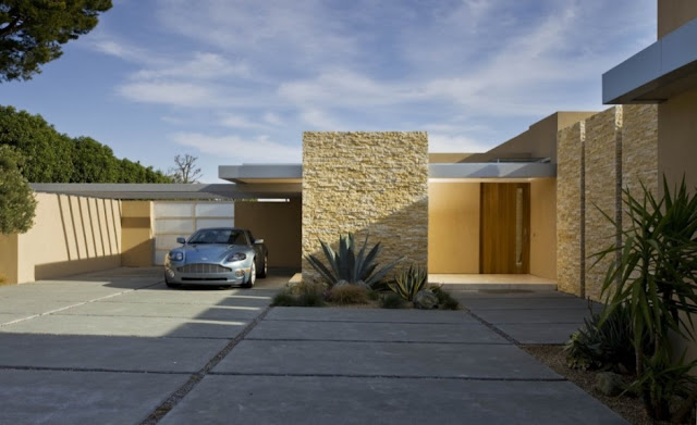 Photo of the house as seen from the driveway