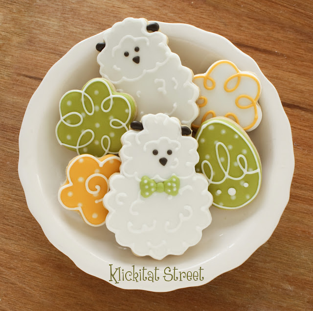 easy sheep cookie tutorial by Klickitat Street