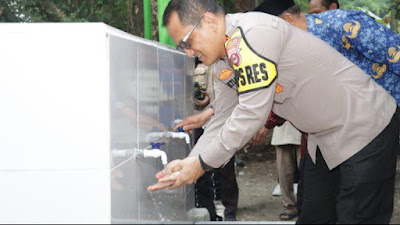 Program Polri Peduli Lingkungan, Kapolresta Tangerang Resmikan Bantuan Sumur Bor