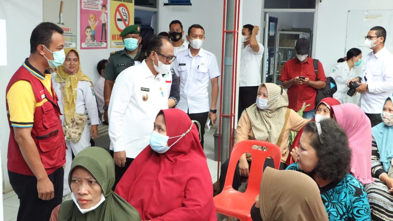  Bersama PPNI, Wakil Bupati Simalungun Laksanakan Pengobatan Gratis di Serbalawan