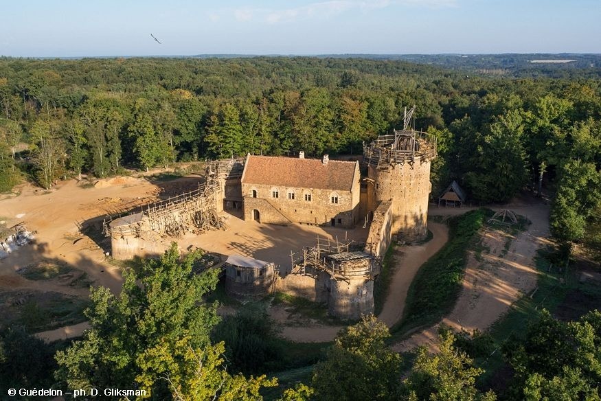 guedelon-castle-1