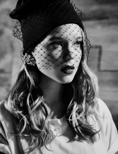 hat veil, veil beanie, armani privè, web veil on shades, laetitia casta veil, milano fashion week, what to wear, fashion trends, trends, veletta, street style looks, 