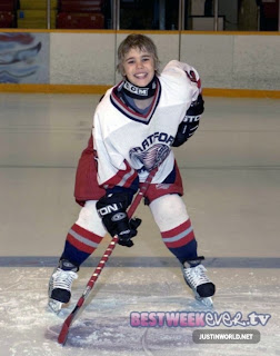 Justin Bieber hockey 2011