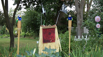 Parrothead decorations in cheeseburger in caseville festival