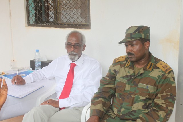  Daawo Sawirada Prof Jawaari oo kulan Xasaasi ah la qaatay Taliyaha ugu sareeya Ciidamada Itoobiya ee Konfur Galbeed Soomaaliya kusugan