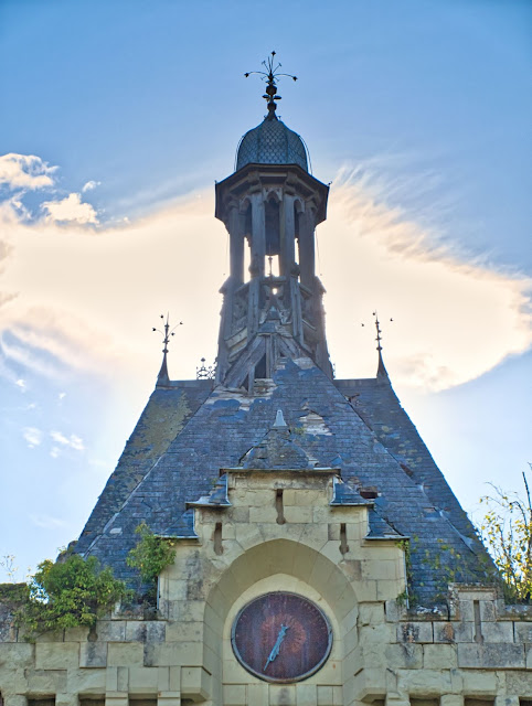 jiemve, château, La Mothe Chandeniers, tour de l'horloge, horloge, clocheton