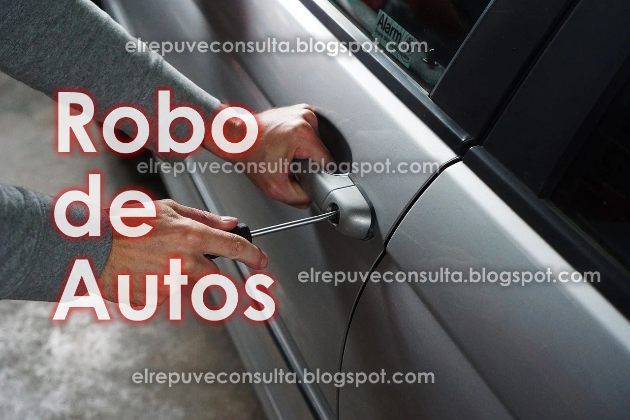 Manos de Sujeto Intentando Abrir puerta de un Auto para Robarlo