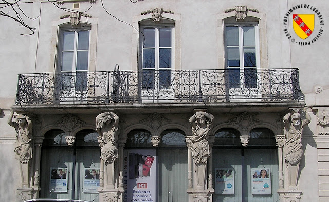 TOUL (54) - Maison aux caryatides (1872)