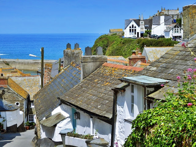 Cottages and narrow road at Port Isaac, Cornwall