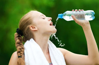 Uống nước là phương pháp tốt nhất để tăng vòng 1