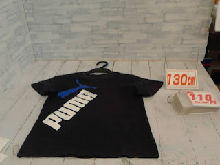 中古品　子供服　１３０ｃｍ　PUMA　ブラック　半袖Ｔシャツ　１１０円