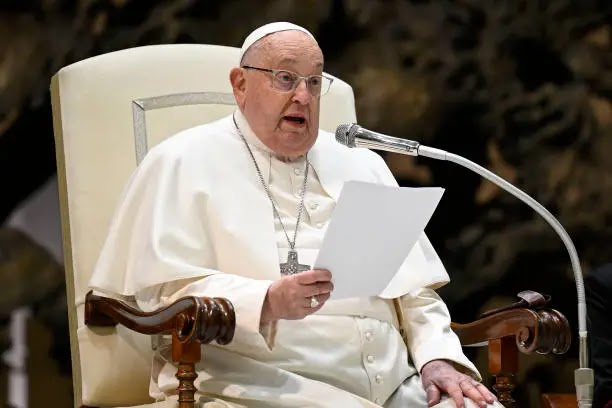 PAPA FRANCIS HALI MBAYA MATATIZO YA KUPUMUA YAMZONGA! 