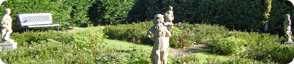 grounds-charlton-house-gardens