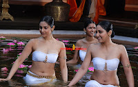 Divya, Parameshwaran, and, Bhaanu, Latest, Spicy, Hot, Stills, from, Ponnar, Shankar, Movie