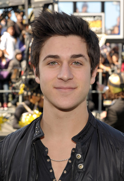 david henrie shirtless