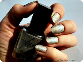 Lakier holograficzny Avon Magic Effect Cosmic  Moonbeam