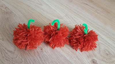 Pompom Pumpkins