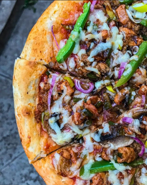 Chicken and veg pizza