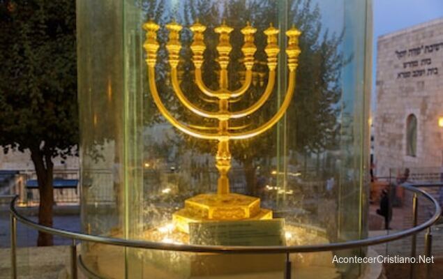 Candelabro de oro para el Tercer Templo