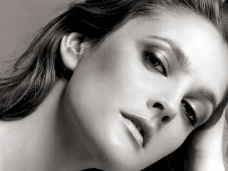 Drew Barrymore Latest Wallpapers