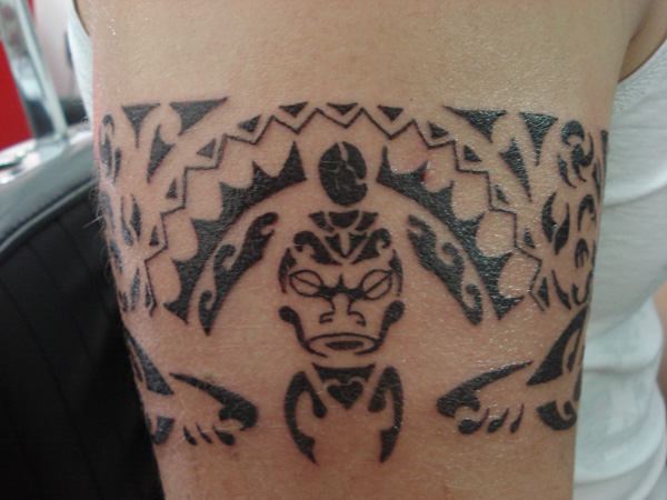 As tatuagens dos maori povo nativo da Nova Zel ndia sempre tem um 