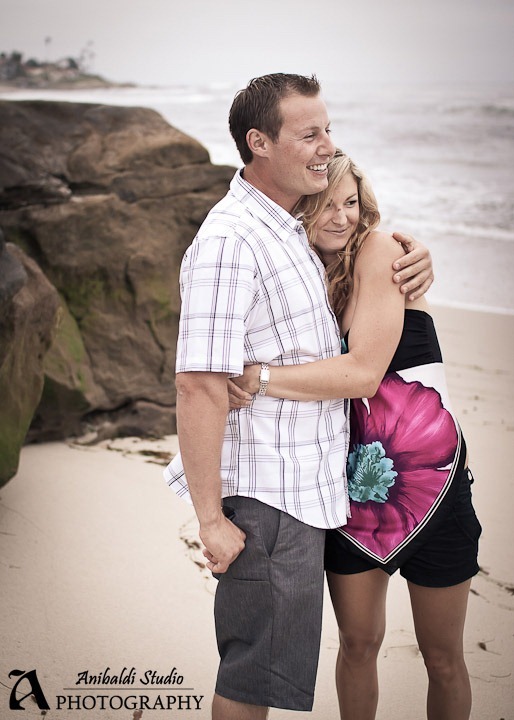 engagement session hug