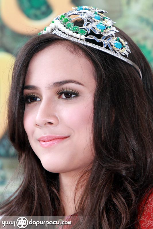 My Stories Board: Kembar Diana Danielle seorang ratu cantik