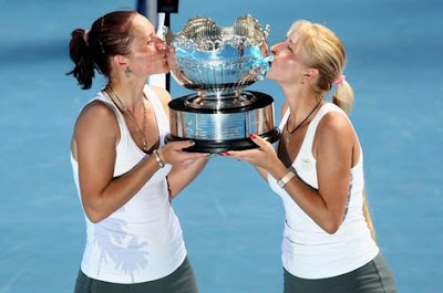 Top Tennis players Kateryna and Alona Bondarenko