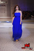 Ayesha Takia walks in wearing blue hot outfit for Maheep Kapoor