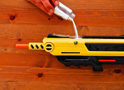 Bug-a-Salt Salt Gun, This Handy Salt Gun Shoots Salt Pellets To Kill Bugs And Home Pests
