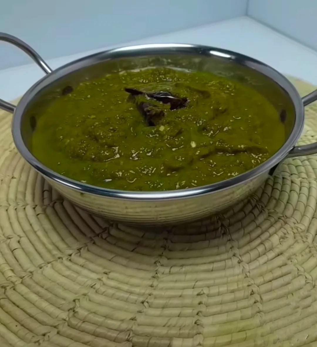 Sarson ka saag aur Makke ki Roti recipe in Hindi