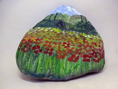 COMO PINTAR PIEDRAS CON PAISAJE DE AMAPOLAS PASO A PASO