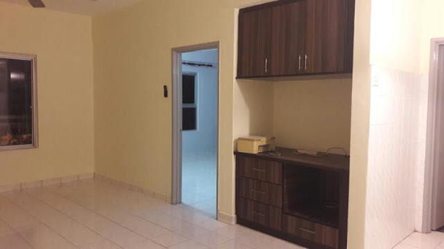 SERVICE APARTMENT BRUNSFIELD RIVERVIEW SEKSYEN 13 SHAH ALAM FOR SALE INTERESTED WHATSAPP 011 3290 7240 LIVING AREA 2