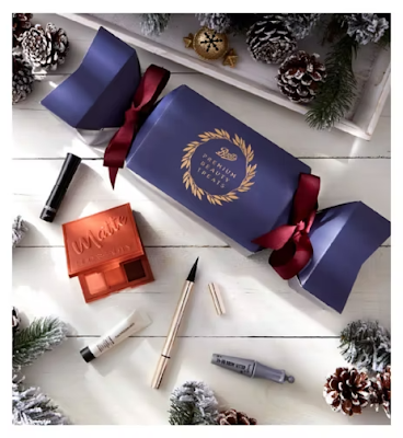 Boots Premium Beauty Christmas Treats Crackers 2023