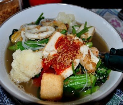 Yong Tau Fu Soup with Seafood and Meat