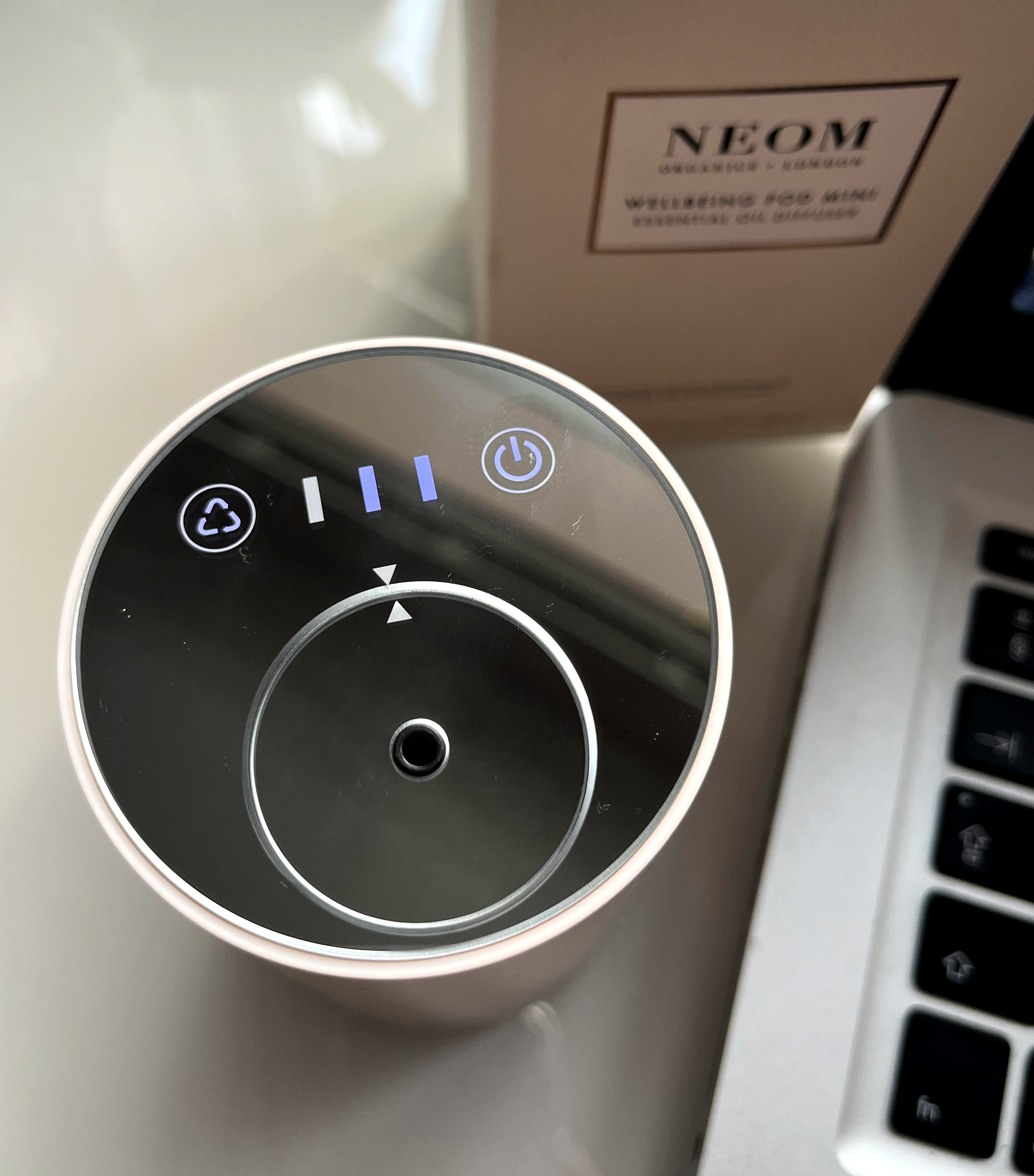NEOM Wellbeing Pod Mini Essential Oil Diffuser review