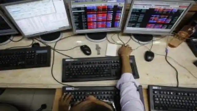 एक लाख की ऊंचाई पर पहुंचेगा सेंसेक्स? रघुराम राजन ने इस बात को लेकर किया निवेशकों को सतर्क 