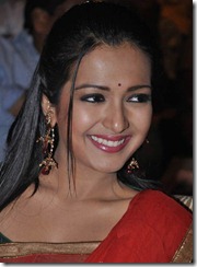 Katherine Theresa Cute Pics in Pattu Langa Voni
