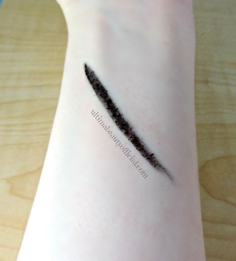 Swatch of Urban Decay 24/7 Velvet Glide-On Eye Pencil in Black Velvet