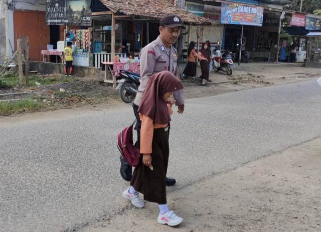 Tribrata News Polres Aceh Timur Polda Aceh-Rutinitas setiap pagi hari personil Polsek Idi Tunong
