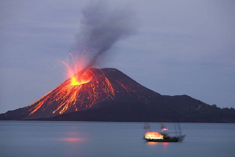 Very Beautiful Scenery in Indonesia Mount Galunggung 