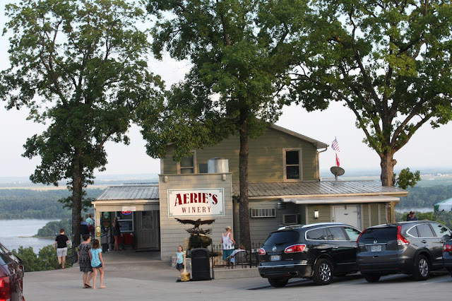 Aerie's Winery perched above the Mississippi River