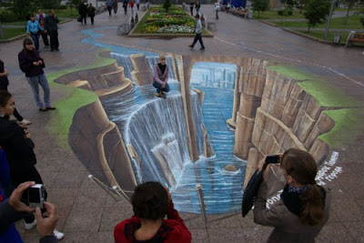 3D Street Paintings Seen On www.cars-motors-modification.blogspot.com