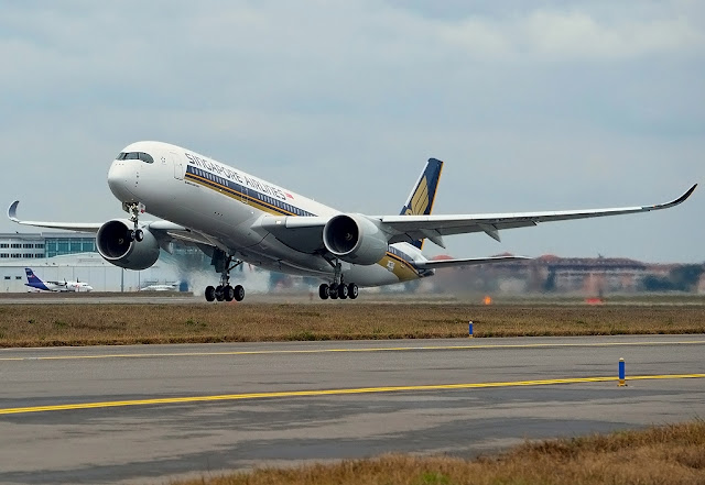 Singapore Airlines With Airbus A350-900 XWB