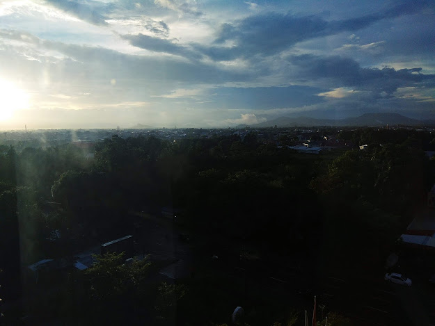 view dari kamar hotel dalton makassar ke arah landscape timur