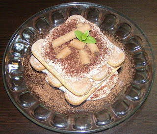 Tiramisu prajitura reteta de casa cu oua zahar piscoturi mascarpone cafea cacao retete prajituri desert tort italian,