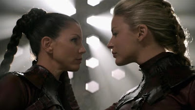 Charisma Carpenter & Tabrett Bethell, Lesbian Kiss