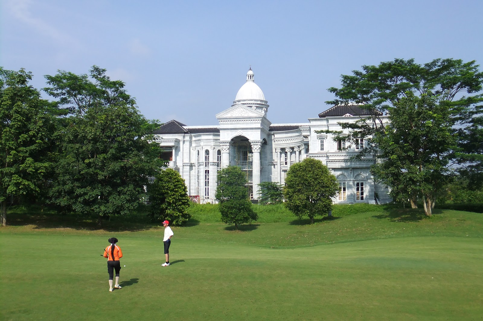 Royal Sumatra Golf and Country Club Swing By Swing