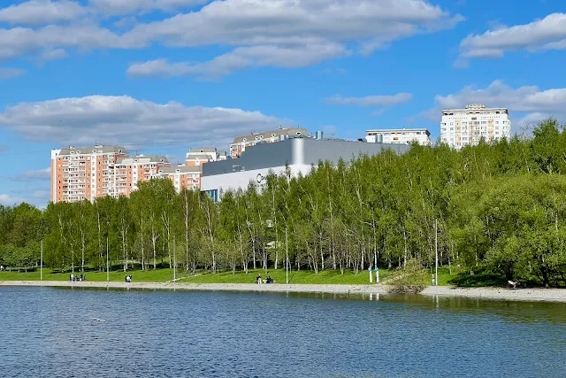 Попутная улица, Центральный парк, Большой Солнцевский пруд, торговый центр «Солнцево»