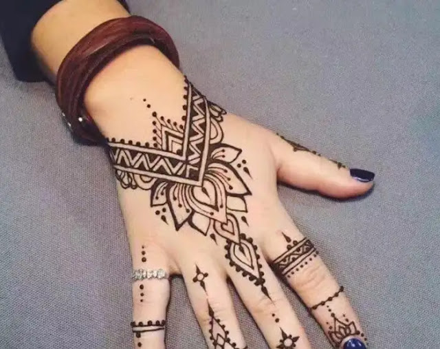 henna simple dan mudah ditiru di jari